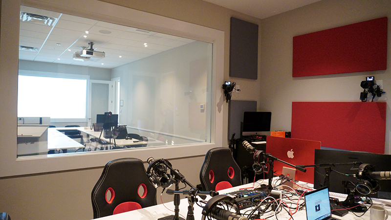 PodcastStudio smart glass5